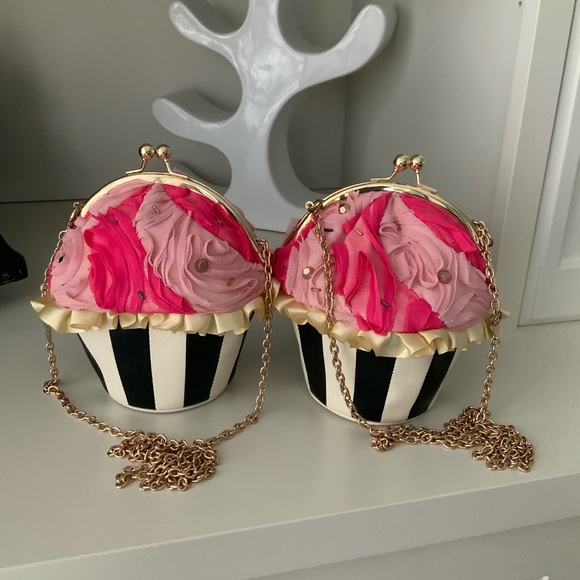 BETSEY JOHNSON “Baking Bad” Cupcake Novelty Crossbody Purse Girly BRAND NEW - Picture 3 of 15